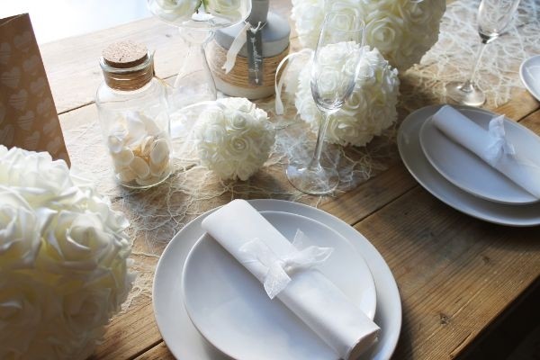 Weiße Rosendeko Ø15cm Schaumstoff (1 Stück) [IFS-31212]